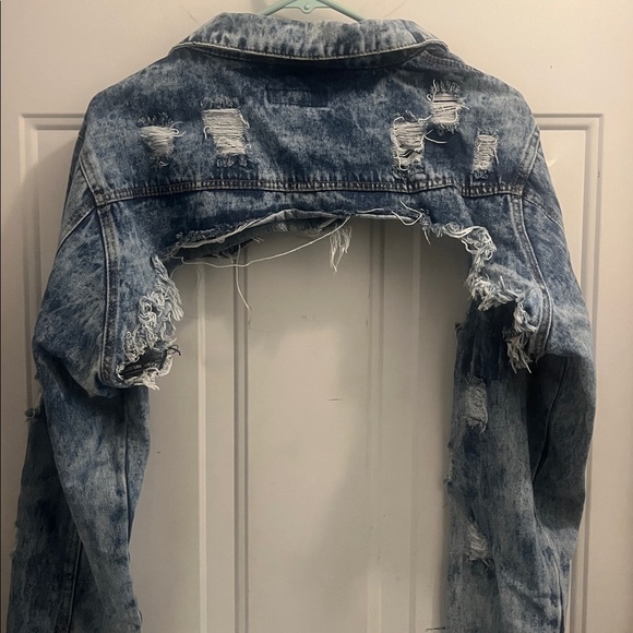 Destroyed Cropped Denim Jacket - Picture 6 of 16